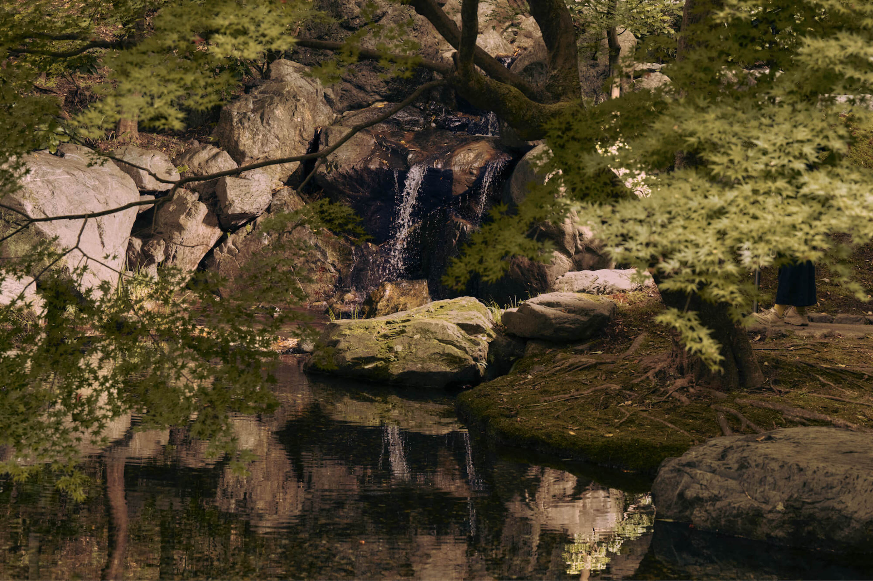 Photo of waterfall and pond at Suntory’s Yamazaki Distillery