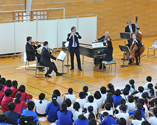 Vienna Philharmonic & Suntory Music Aid Fund