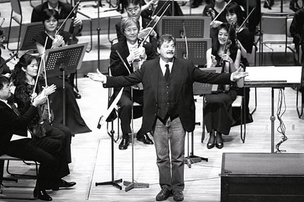 Photo of "No. 22 PETER SCULTHORPE"