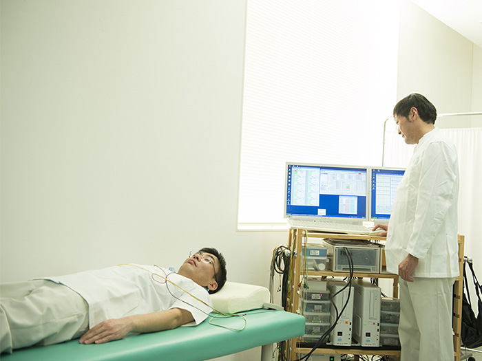 Measurement of body response (including temperature)