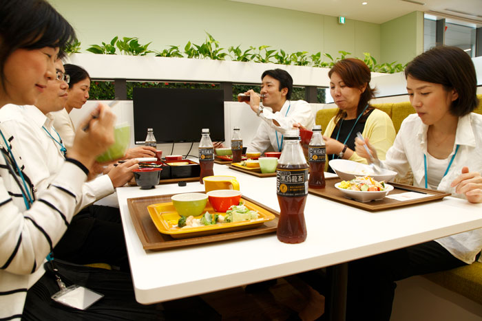 Kuro Oolong Tea blocks fat absorption during meals