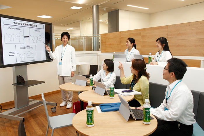 Tokucha breaks down fats between meals