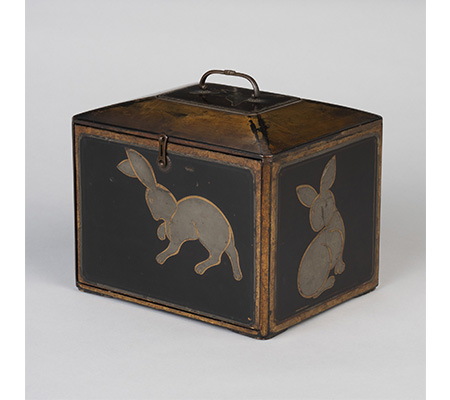Tea Ceremony Cabinet with Rabbits Design in Maki-e